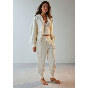 UO-Ivory Cargo Lounge Set